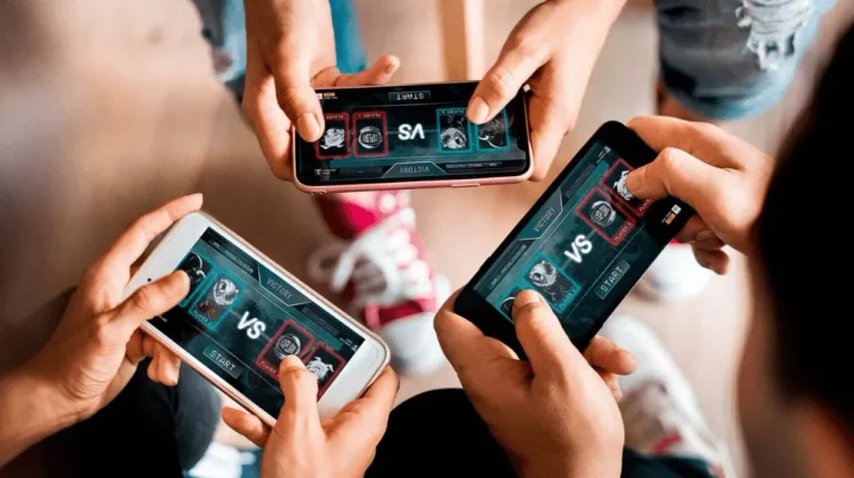 How Mobile Game Customization Has Evolved: From Unlocked Content to Player Scripts